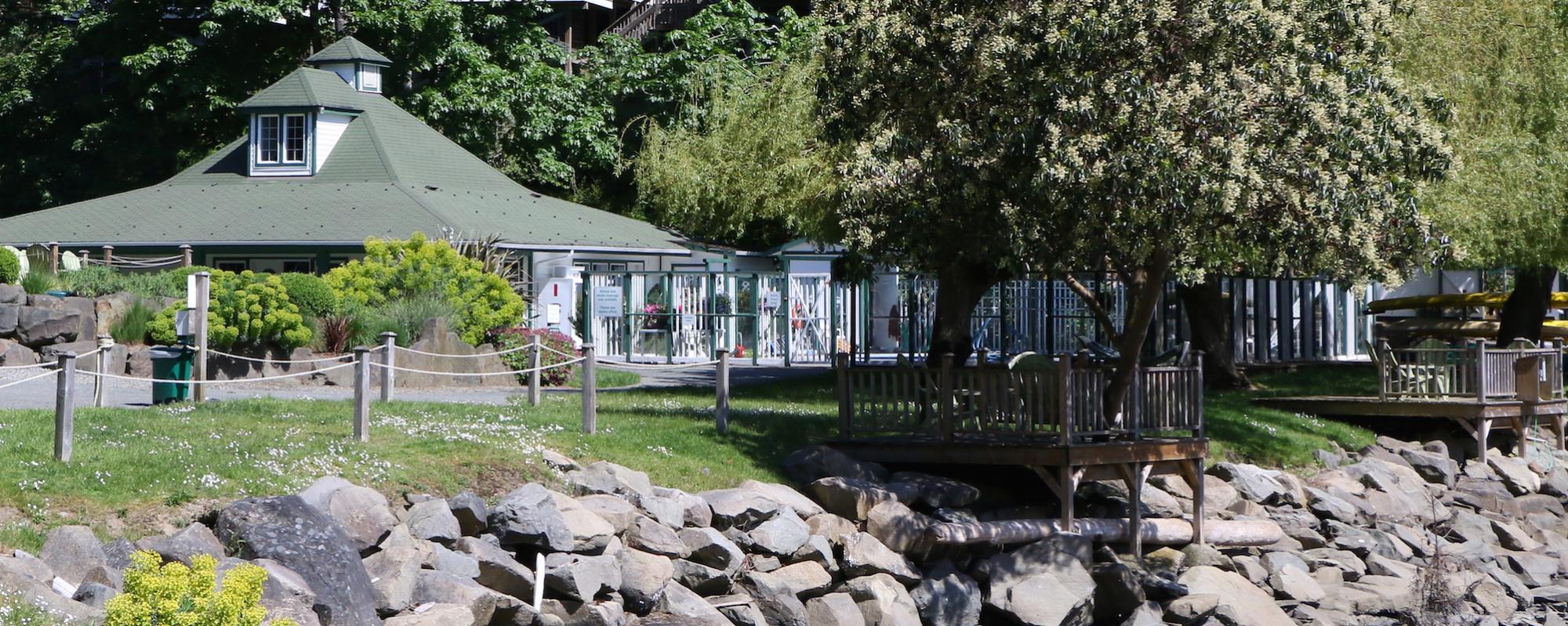 Otterbay Marina Pender Island Store and Cafe